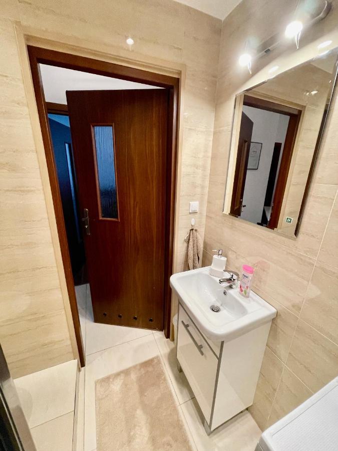 Diamond Metro Wifi 300 Mbs 70'Tv Netflix Hbo Appletv+ Appartement Warschau Buitenkant foto