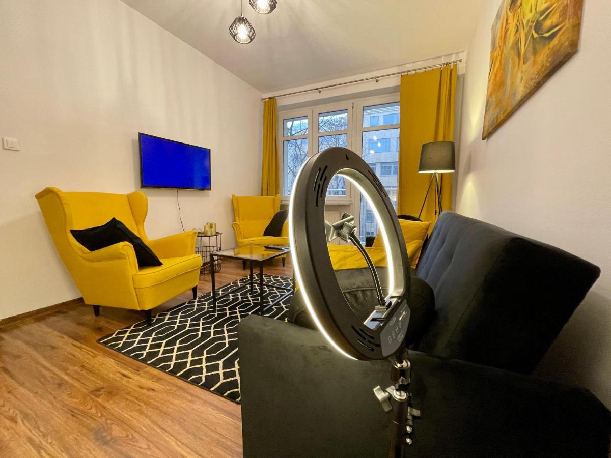 Diamond Metro Wifi 300 Mbs 70'Tv Netflix Hbo Appletv+ Appartement Warschau Buitenkant foto