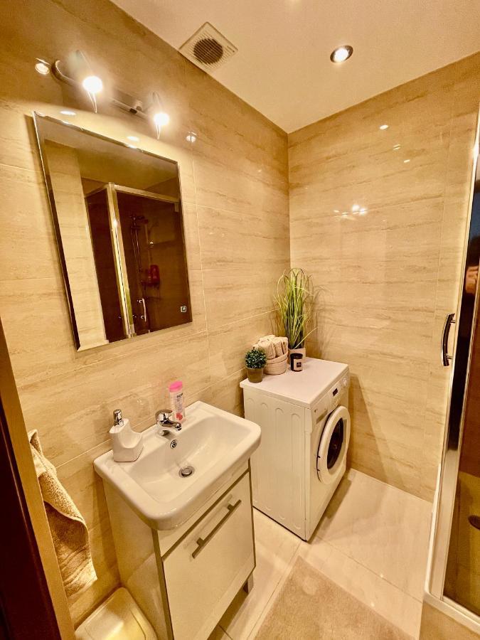 Diamond Metro Wifi 300 Mbs 70'Tv Netflix Hbo Appletv+ Appartement Warschau Buitenkant foto
