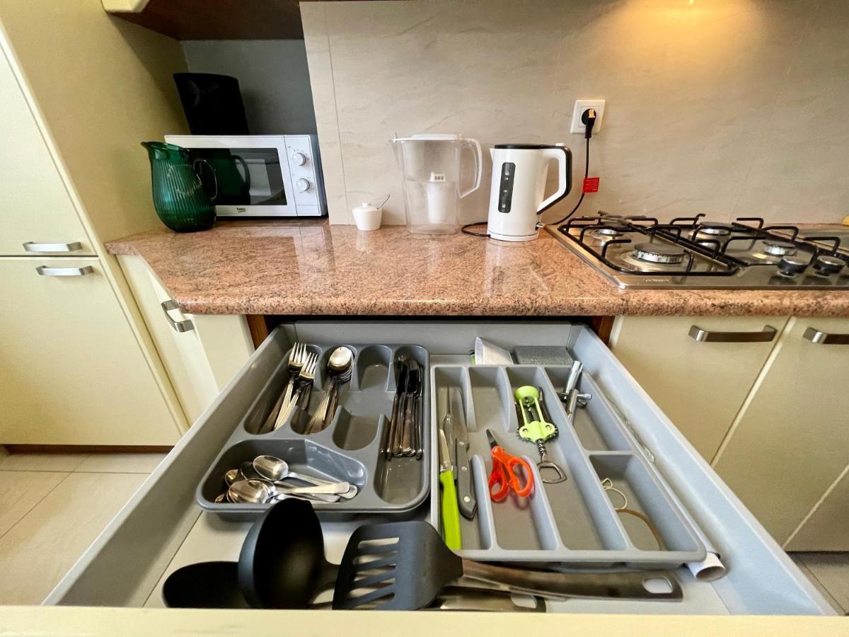 Diamond Metro Wifi 300 Mbs 70'Tv Netflix Hbo Appletv+ Appartement Warschau Buitenkant foto